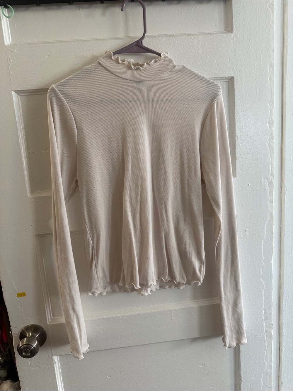 Old Navy Cream Lettuce-Edge Mock Neck Long Sleeve Top